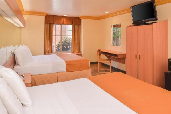 H3 Inn & Suites - LAX Airport - Los Angeles image 12